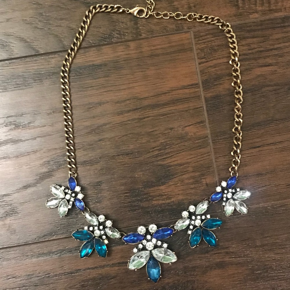 Statement necklace